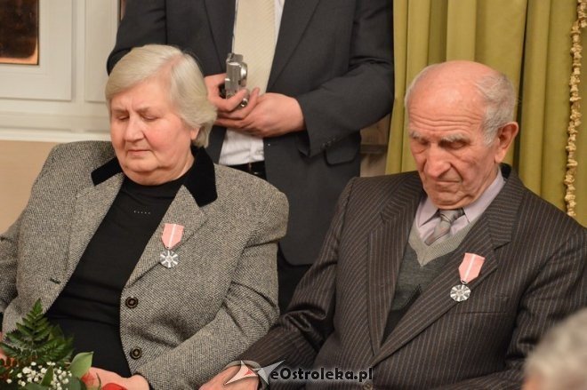 Uroczystość wręczenia medali za długoletnie pożycie małżeńskie [06.02.2015] - zdjęcie #7 - eOstroleka.pl