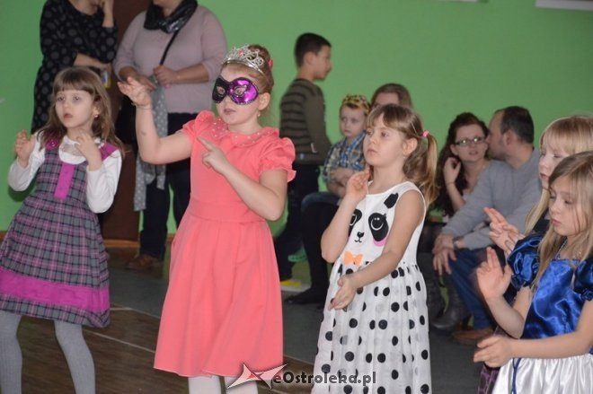 Zabawa choinkowa dla dzieci z os. Traugutta, Parkowe, Witosa [07.02.2015] - zdjęcie #5 - eOstroleka.pl
