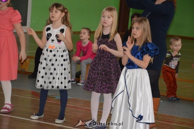 Zabawa choinkowa dla dzieci z os. Traugutta, Parkowe, Witosa [07.02.2015] - zdjęcie #6 - eOstroleka.pl
