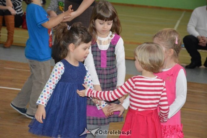 Zabawa choinkowa dla dzieci z os. Traugutta, Parkowe, Witosa [07.02.2015] - zdjęcie #9 - eOstroleka.pl