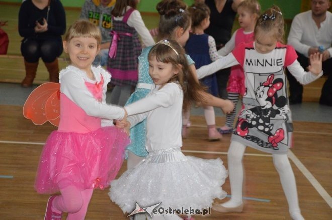 Zabawa choinkowa dla dzieci z os. Traugutta, Parkowe, Witosa [07.02.2015] - zdjęcie #18 - eOstroleka.pl