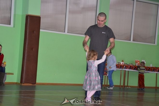 Zabawa choinkowa dla dzieci z os. Traugutta, Parkowe, Witosa [07.02.2015] - zdjęcie #34 - eOstroleka.pl