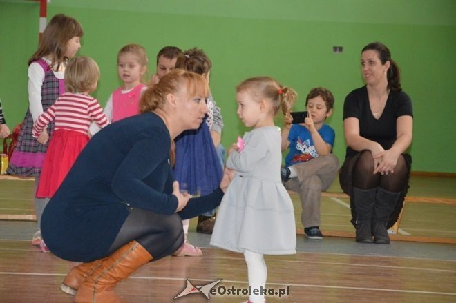 Zabawa choinkowa dla dzieci z os. Traugutta, Parkowe, Witosa [07.02.2015] - zdjęcie #36 - eOstroleka.pl