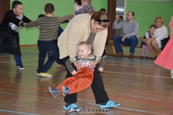 Zabawa choinkowa dla dzieci z os. Traugutta, Parkowe, Witosa [07.02.2015] - zdjęcie #42 - eOstroleka.pl