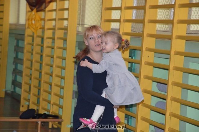 Zabawa choinkowa dla dzieci z os. Traugutta, Parkowe, Witosa [07.02.2015] - zdjęcie #16 - eOstroleka.pl