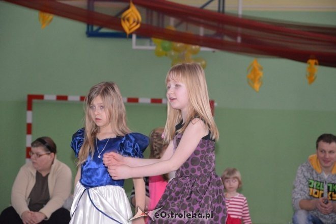 Zabawa choinkowa dla dzieci z os. Traugutta, Parkowe, Witosa [07.02.2015] - zdjęcie #27 - eOstroleka.pl