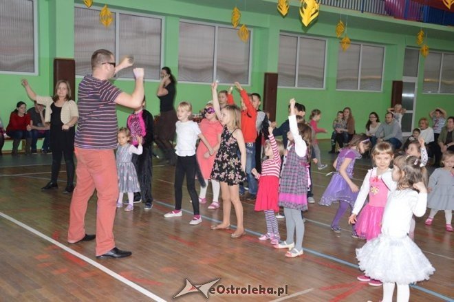 Zabawa choinkowa dla dzieci z os. Traugutta, Parkowe, Witosa [07.02.2015] - zdjęcie #35 - eOstroleka.pl