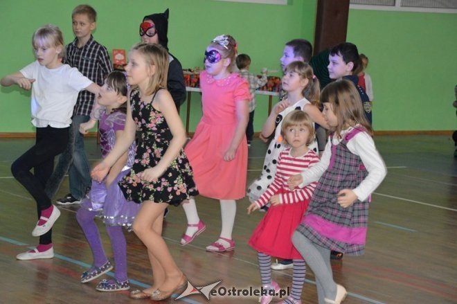 Zabawa choinkowa dla dzieci z os. Traugutta, Parkowe, Witosa [07.02.2015] - zdjęcie #37 - eOstroleka.pl