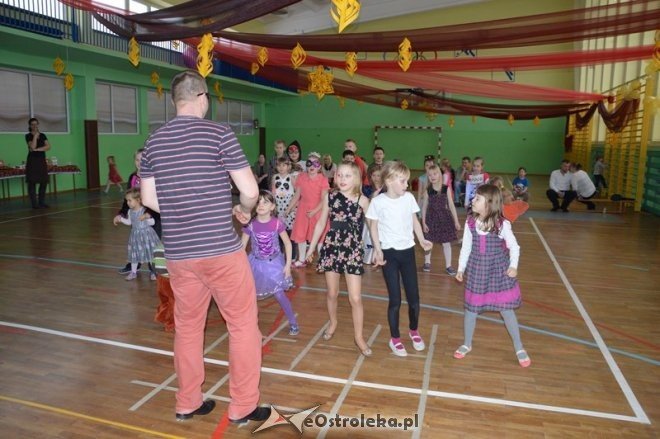 Zabawa choinkowa dla dzieci z os. Traugutta, Parkowe, Witosa [07.02.2015] - zdjęcie #45 - eOstroleka.pl