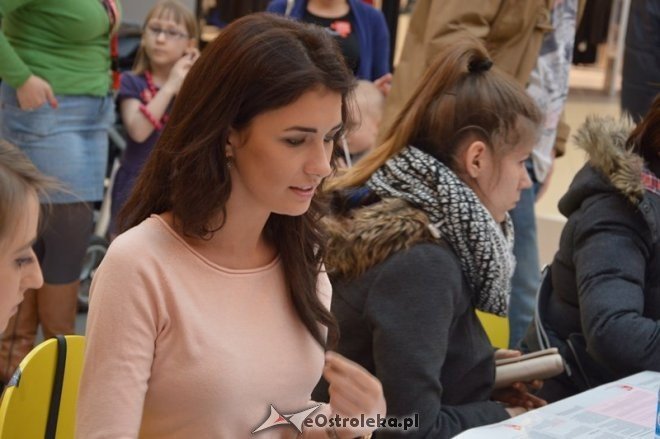 Dzień Dawcy Szpiku z Miss Polski w Galerii Bursztynowej [07.02.2015] - zdjęcie #15 - eOstroleka.pl