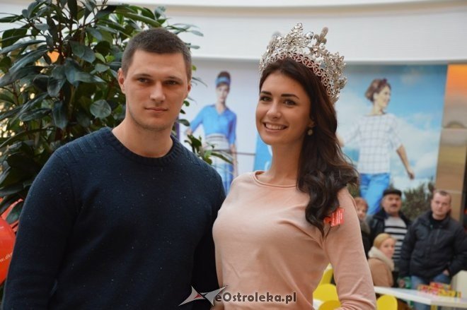 Dzień Dawcy Szpiku z Miss Polski w Galerii Bursztynowej [07.02.2015] - zdjęcie #47 - eOstroleka.pl