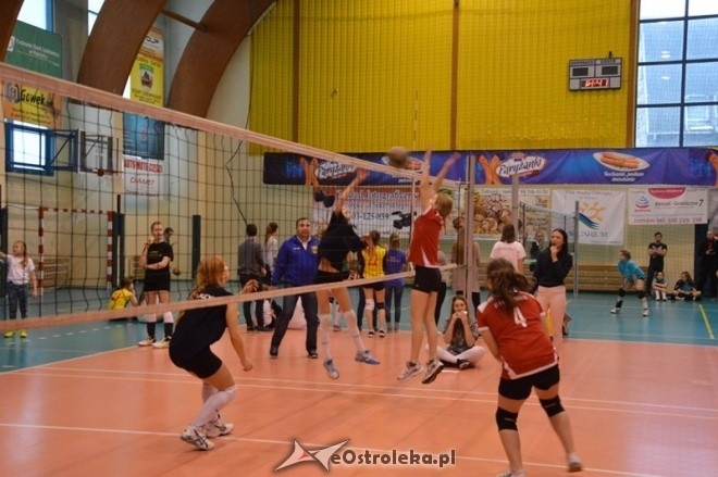 Turniej minisiatkówki dziewcząt [07.02.2015] - zdjęcie #28 - eOstroleka.pl