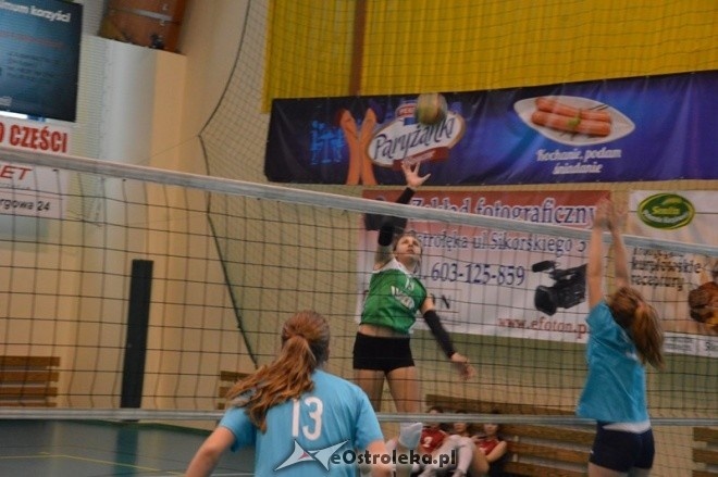 Turniej minisiatkówki dziewcząt [07.02.2015] - zdjęcie #38 - eOstroleka.pl