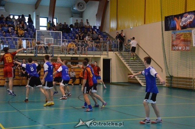 Mistrzostwa Ostrołęki szkół średnich w piłce ręcznej [12.02.2015] - zdjęcie #15 - eOstroleka.pl