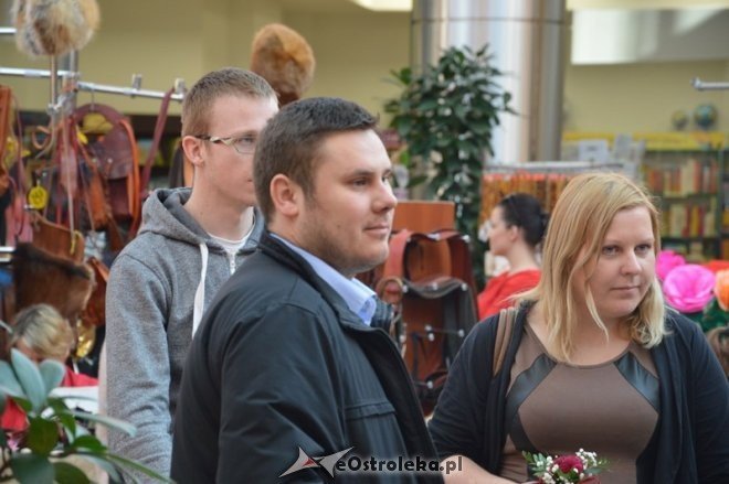 Walentynki w Galerii Bursztynowej [14.02.2015] - zdjęcie #33 - eOstroleka.pl