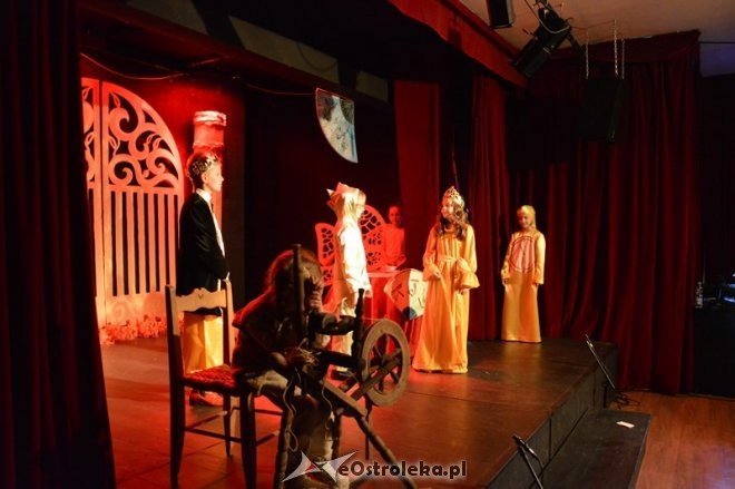 Dziecięcy Teatr Amatorski - Bajka kołowrotka [15.02.2015] - zdjęcie #20 - eOstroleka.pl