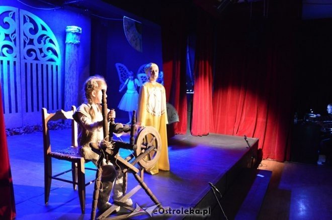 Dziecięcy Teatr Amatorski - Bajka kołowrotka [15.02.2015] - zdjęcie #17 - eOstroleka.pl