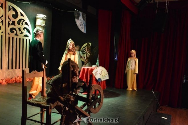 Dziecięcy Teatr Amatorski - Bajka kołowrotka [15.02.2015] - zdjęcie #15 - eOstroleka.pl