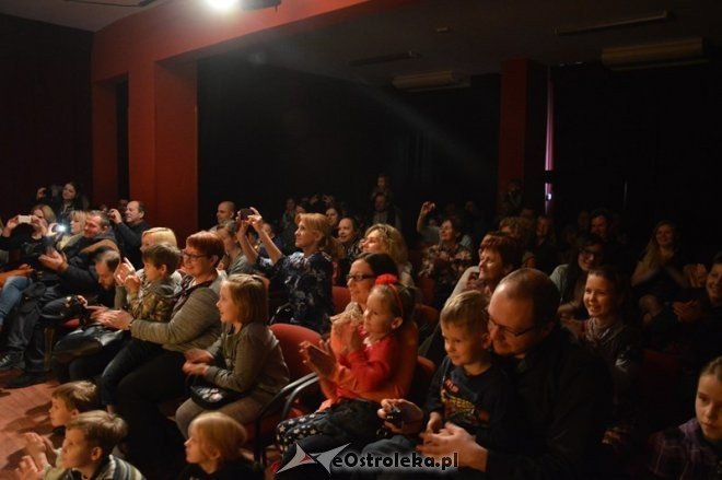 Dziecięcy Teatr Amatorski - Bajka kołowrotka [15.02.2015] - zdjęcie #11 - eOstroleka.pl