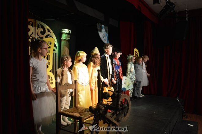Dziecięcy Teatr Amatorski - Bajka kołowrotka [15.02.2015] - zdjęcie #8 - eOstroleka.pl