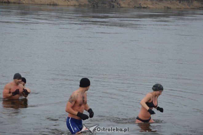 Kąpiel ostrołęckich morsów w Narwi [21.02.2015] - zdjęcie #43 - eOstroleka.pl