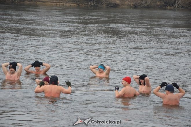Kąpiel ostrołęckich morsów w Narwi [21.02.2015] - zdjęcie #46 - eOstroleka.pl
