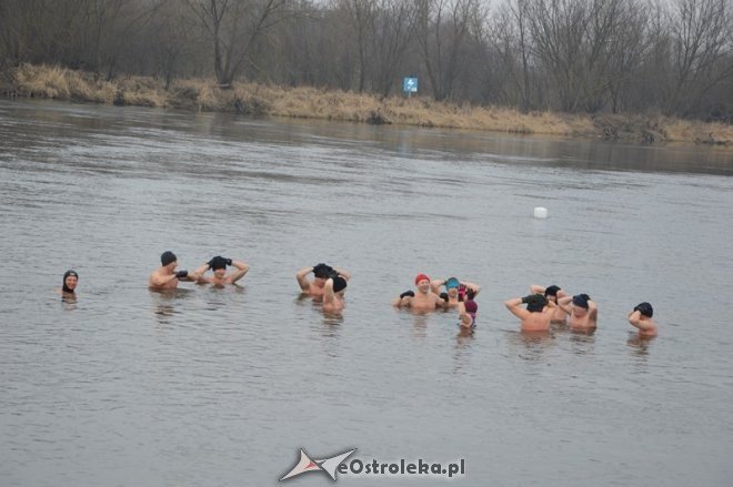 Kąpiel ostrołęckich morsów w Narwi [21.02.2015] - zdjęcie #48 - eOstroleka.pl