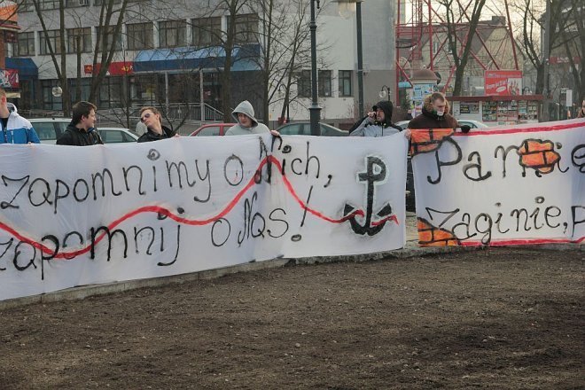 Miejskie obchody Narodowego Dnia Pamięci Żołnierzy Wyklętych [01.03.2015] - zdjęcie #2 - eOstroleka.pl