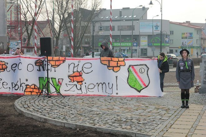 Miejskie obchody Narodowego Dnia Pamięci Żołnierzy Wyklętych [01.03.2015] - zdjęcie #6 - eOstroleka.pl