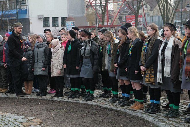 Miejskie obchody Narodowego Dnia Pamięci Żołnierzy Wyklętych [01.03.2015] - zdjęcie #34 - eOstroleka.pl