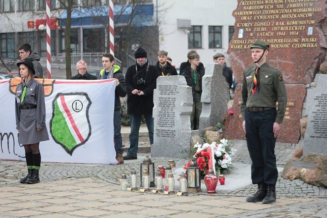Miejskie obchody Narodowego Dnia Pamięci Żołnierzy Wyklętych [01.03.2015] - zdjęcie #86 - eOstroleka.pl