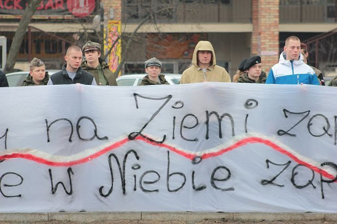 Miejskie obchody Narodowego Dnia Pamięci Żołnierzy Wyklętych [01.03.2015] - zdjęcie #90 - eOstroleka.pl