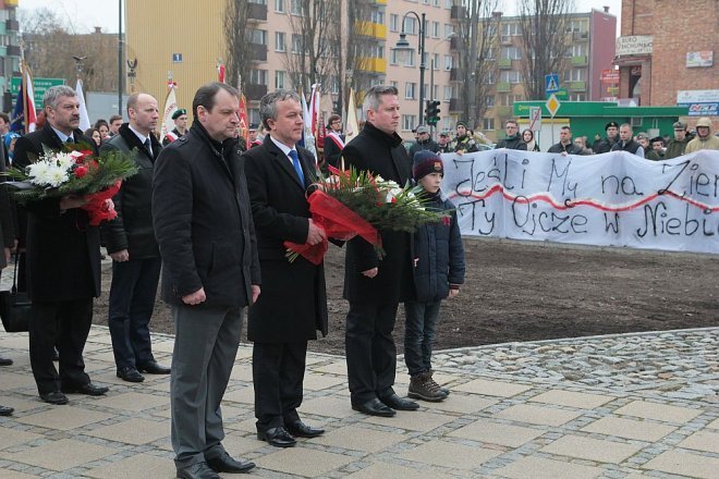 Miejskie obchody Narodowego Dnia Pamięci Żołnierzy Wyklętych [01.03.2015] - zdjęcie #83 - eOstroleka.pl