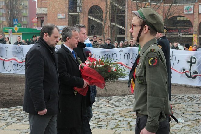 Miejskie obchody Narodowego Dnia Pamięci Żołnierzy Wyklętych [01.03.2015] - zdjęcie #106 - eOstroleka.pl