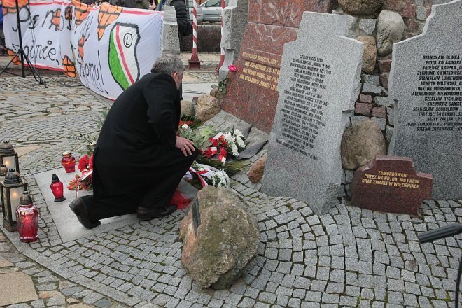 Miejskie obchody Narodowego Dnia Pamięci Żołnierzy Wyklętych [01.03.2015] - zdjęcie #77 - eOstroleka.pl