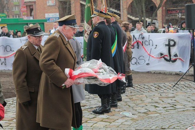 Miejskie obchody Narodowego Dnia Pamięci Żołnierzy Wyklętych [01.03.2015] - zdjęcie #120 - eOstroleka.pl