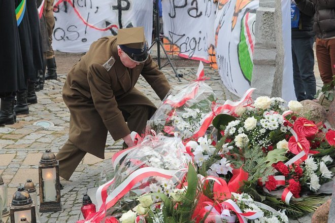 Miejskie obchody Narodowego Dnia Pamięci Żołnierzy Wyklętych [01.03.2015] - zdjęcie #121 - eOstroleka.pl