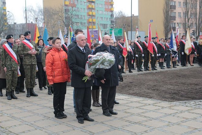 Miejskie obchody Narodowego Dnia Pamięci Żołnierzy Wyklętych [01.03.2015] - zdjęcie #123 - eOstroleka.pl