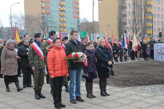 Miejskie obchody Narodowego Dnia Pamięci Żołnierzy Wyklętych [01.03.2015] - zdjęcie #129 - eOstroleka.pl