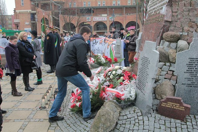 Miejskie obchody Narodowego Dnia Pamięci Żołnierzy Wyklętych [01.03.2015] - zdjęcie #133 - eOstroleka.pl