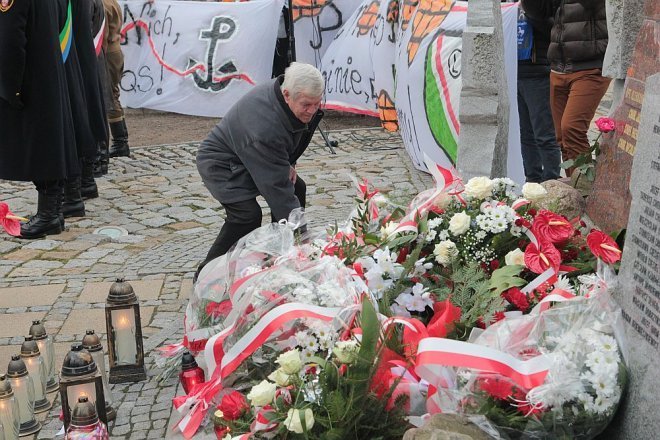 Miejskie obchody Narodowego Dnia Pamięci Żołnierzy Wyklętych [01.03.2015] - zdjęcie #142 - eOstroleka.pl