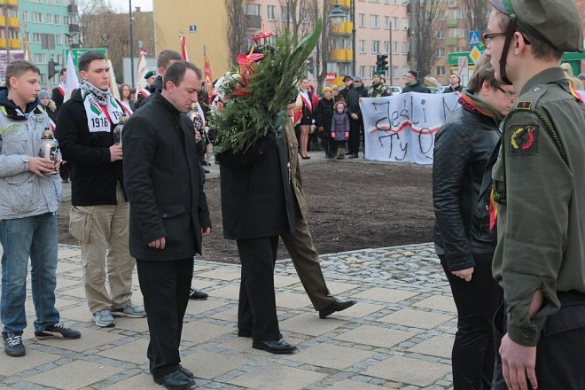 Miejskie obchody Narodowego Dnia Pamięci Żołnierzy Wyklętych [01.03.2015] - zdjęcie #149 - eOstroleka.pl