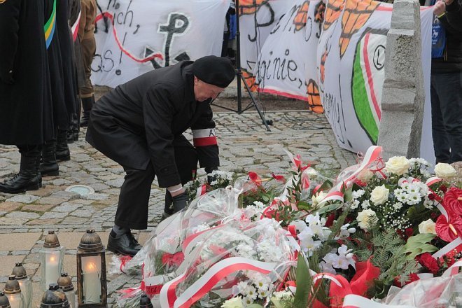 Miejskie obchody Narodowego Dnia Pamięci Żołnierzy Wyklętych [01.03.2015] - zdjęcie #151 - eOstroleka.pl