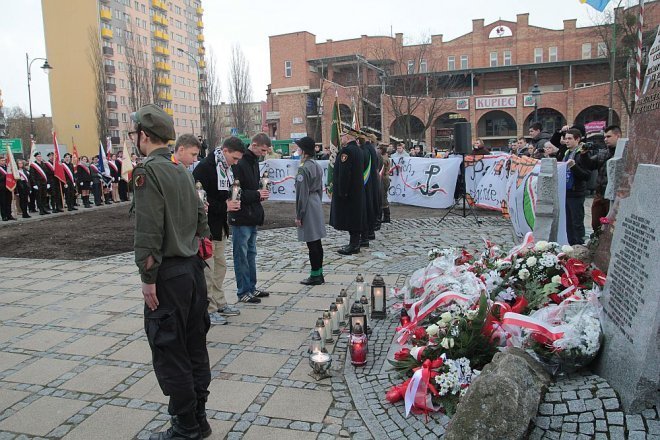 Miejskie obchody Narodowego Dnia Pamięci Żołnierzy Wyklętych [01.03.2015] - zdjęcie #155 - eOstroleka.pl
