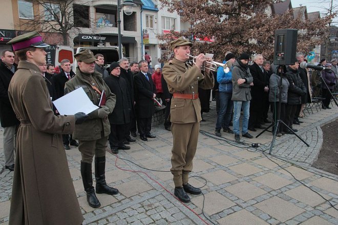 Miejskie obchody Narodowego Dnia Pamięci Żołnierzy Wyklętych [01.03.2015] - zdjęcie #167 - eOstroleka.pl