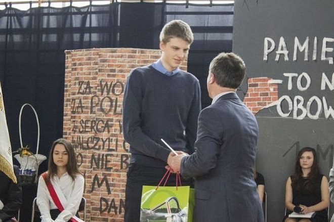 „Pamiętać – to nasz obowiązek” - uroczystości na cześć „Inki” patronki Gimnazjum nr 1 [03.03.2015] - zdjęcie #37 - eOstroleka.pl