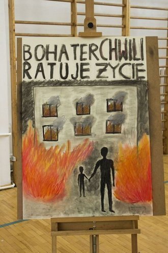 „Pamiętać – to nasz obowiązek” - uroczystości na cześć „Inki” patronki Gimnazjum nr 1 [03.03.2015] - zdjęcie #4 - eOstroleka.pl