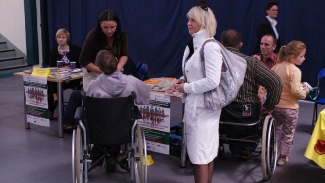 Ostrołęckie Targi Pracy Bez Barier (17.06.2009) - zdjęcie #6 - eOstroleka.pl