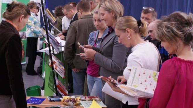 Ostrołęckie Targi Pracy Bez Barier (17.06.2009) - zdjęcie #4 - eOstroleka.pl