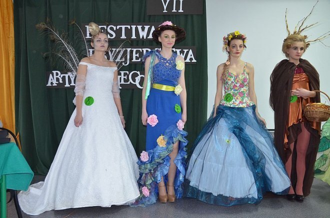 VII edycja Festiwalu Fryzjerstwa Artystycznego w Zespole Szkół Zawodowych nr 2 [05.03.2015] - zdjęcie #4 - eOstroleka.pl